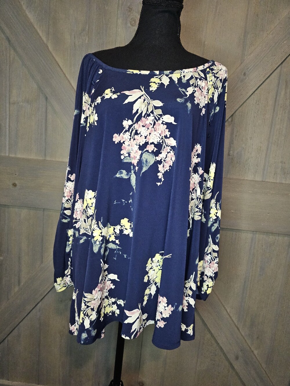 EST. 1946 Women's Plus Size 18/20W Navy Floral Blouse